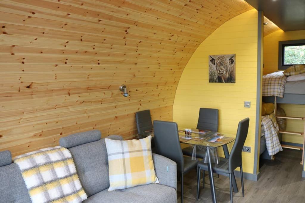 הוילה Glampods Glamping Pod - Meet Highland Cows And Sheep אלג'ין מראה חיצוני תמונה